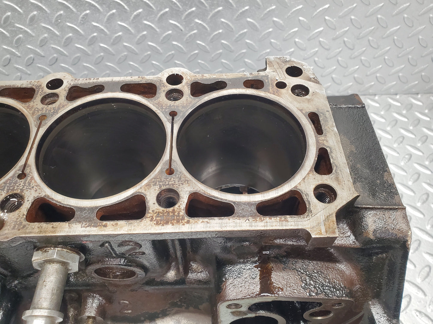 52485 Mercedes-Benz A124 320E Cabriolet Engine Block M104.992 1040111201