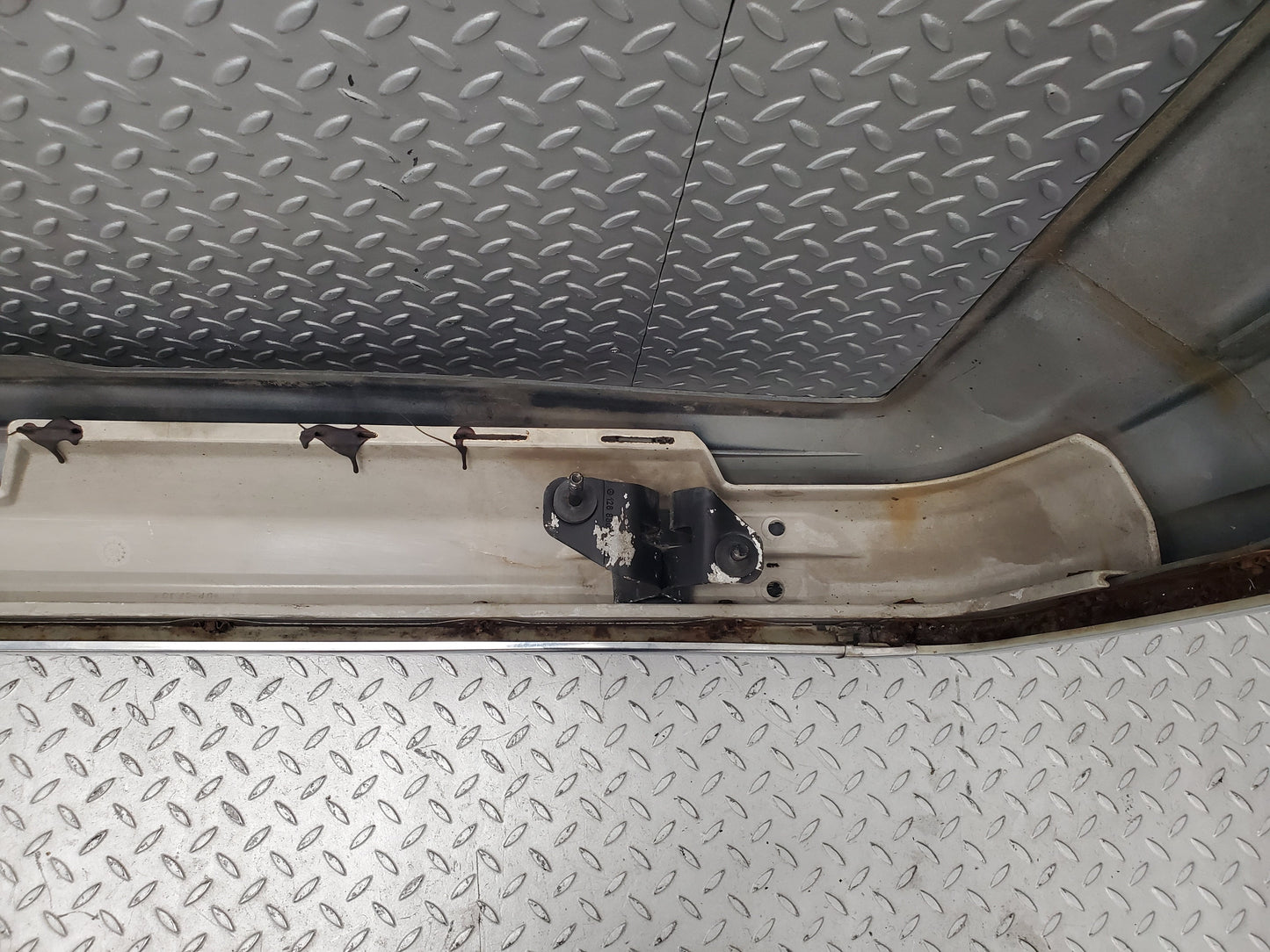 52728 Mercedes-Benz C126 500SEC Coupe Rear Bumper 1268850605