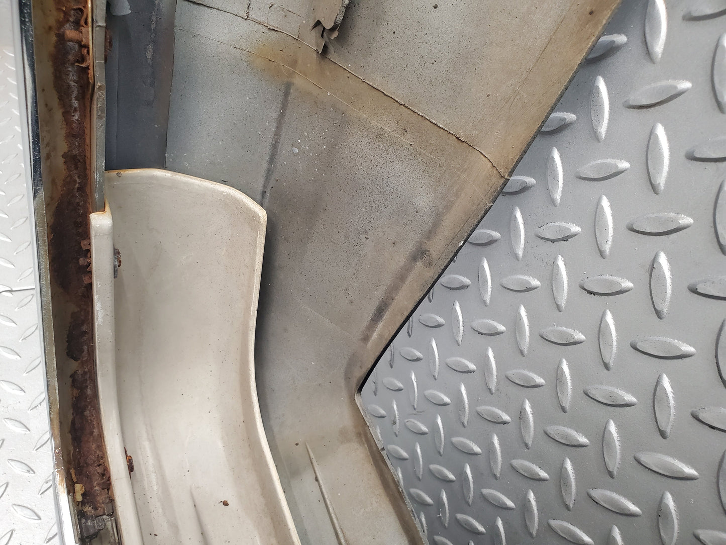 52728 Mercedes-Benz C126 500SEC Coupe Rear Bumper 1268850605