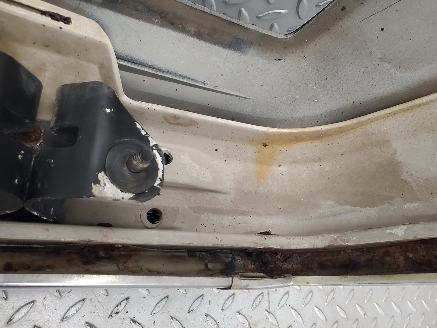52728 Mercedes-Benz C126 500SEC Coupe Rear Bumper 1268850605