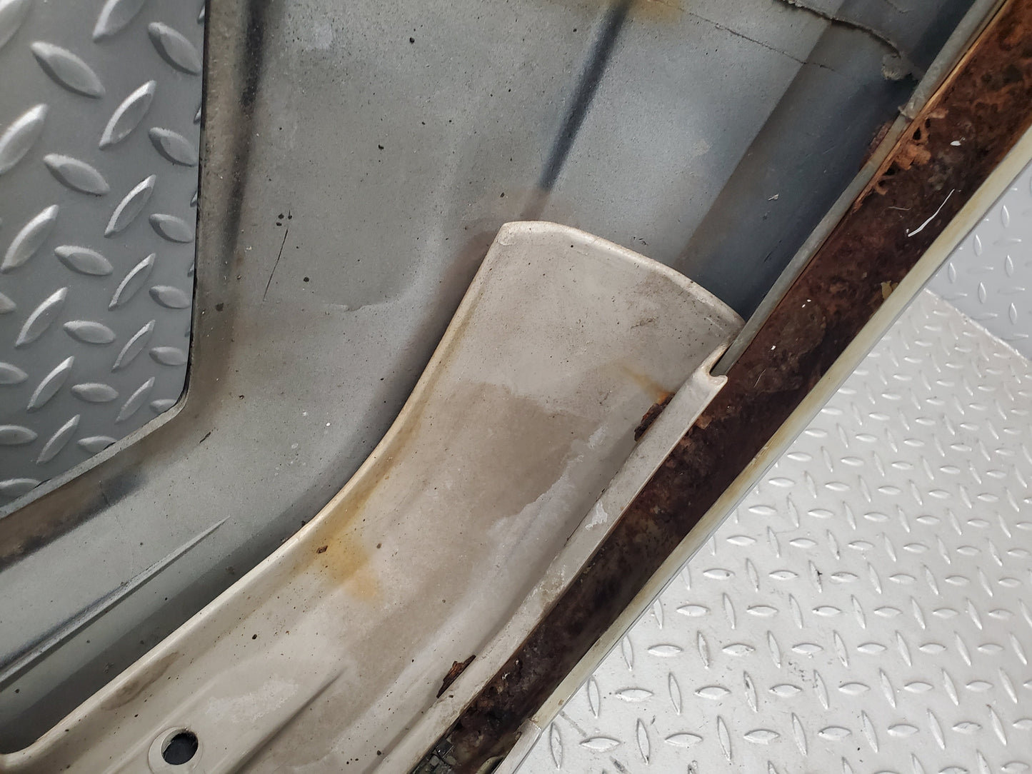 52728 Mercedes-Benz C126 500SEC Coupe Rear Bumper 1268850605
