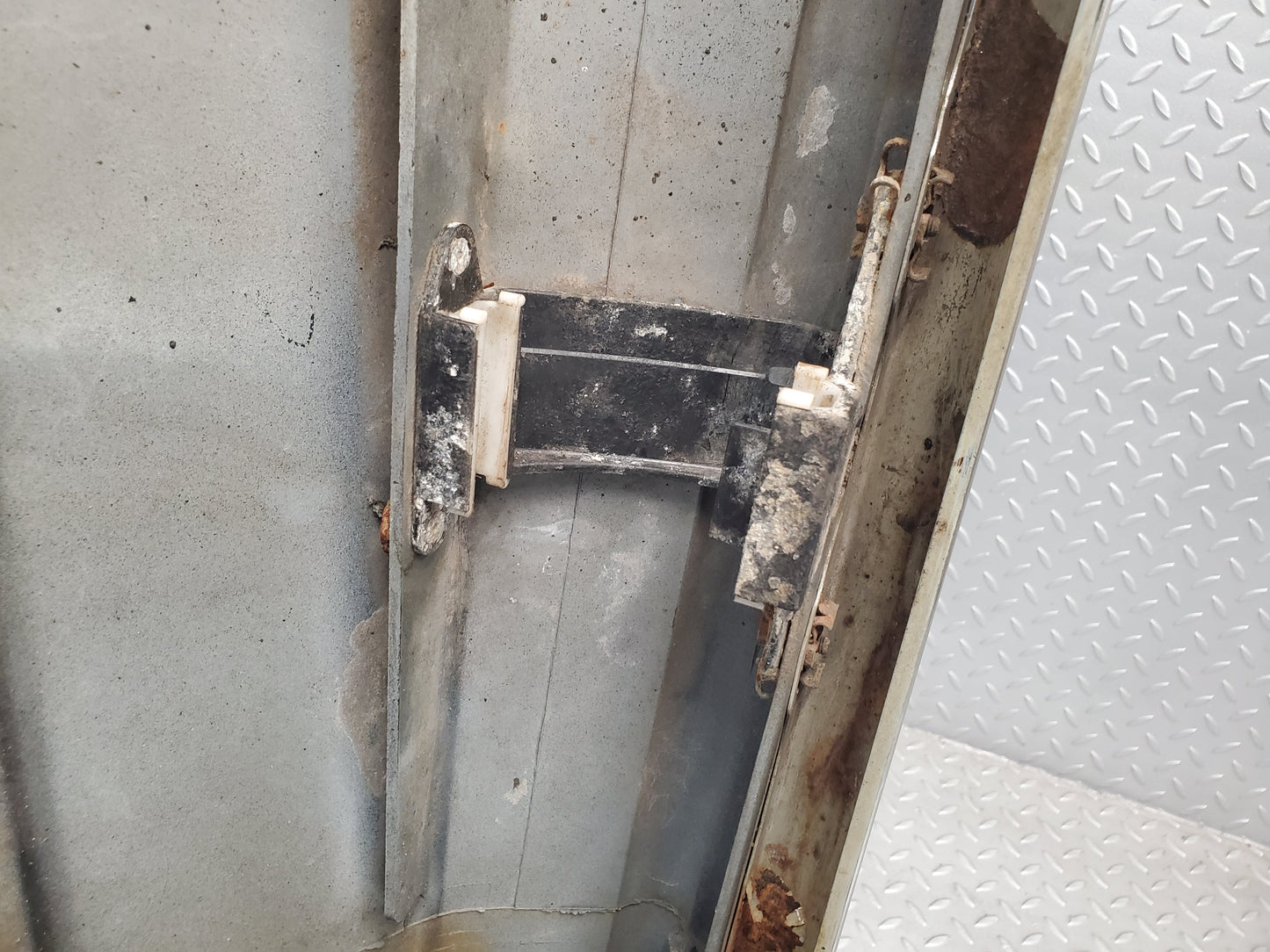 52728 Mercedes-Benz C126 500SEC Coupe Rear Bumper 1268850605