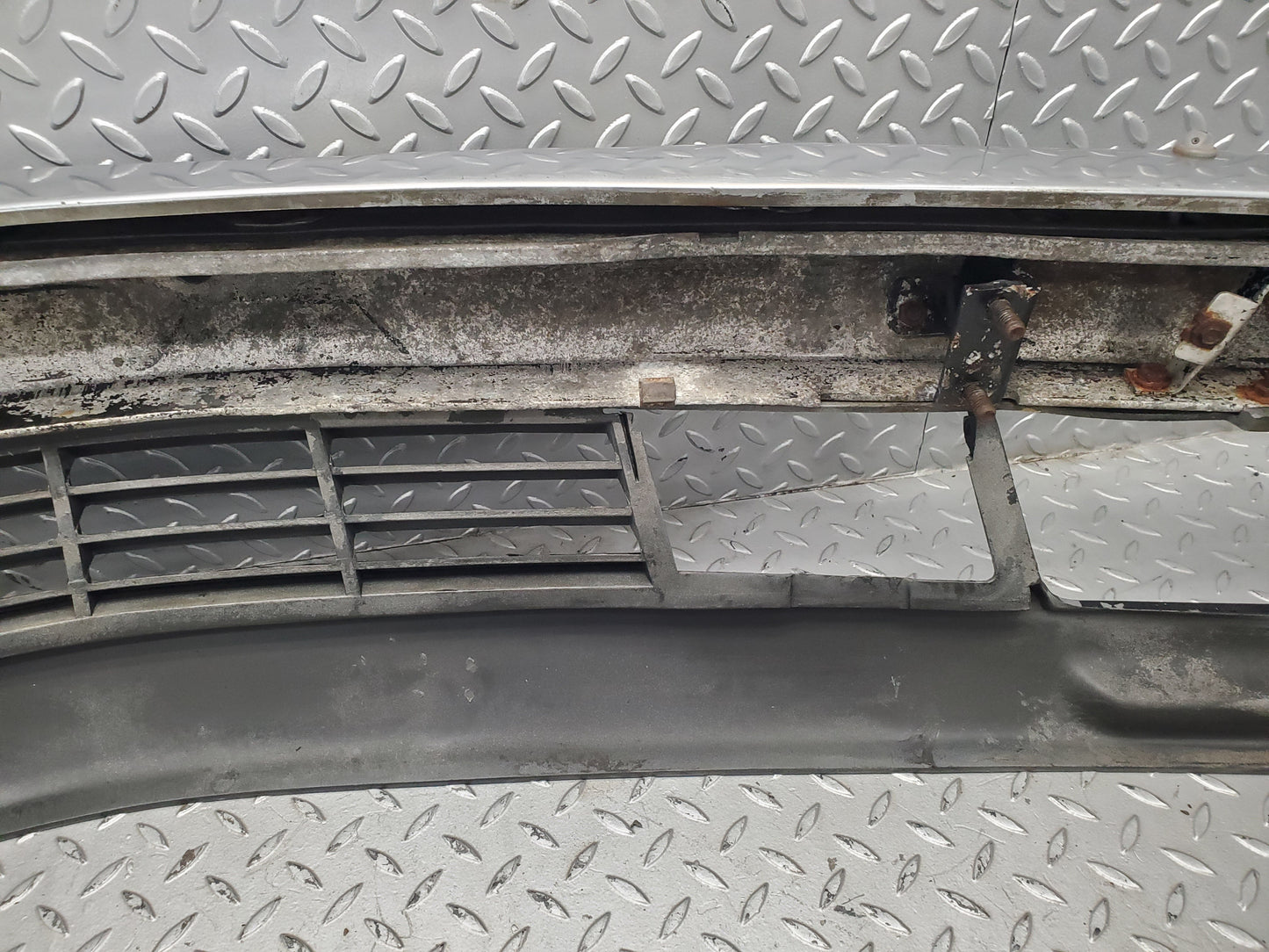 52729 Mercedes-Benz C126 500SEC Coupe Front Bumper