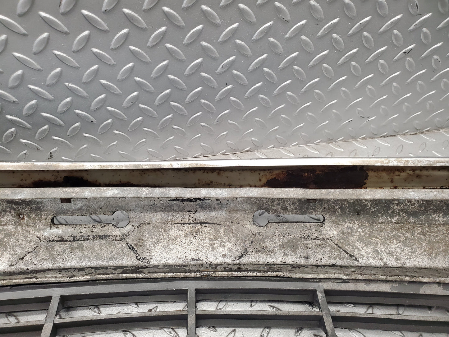 52729 Mercedes-Benz C126 500SEC Coupe Front Bumper