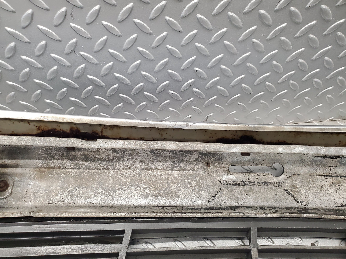 52729 Mercedes-Benz C126 500SEC Coupe Front Bumper