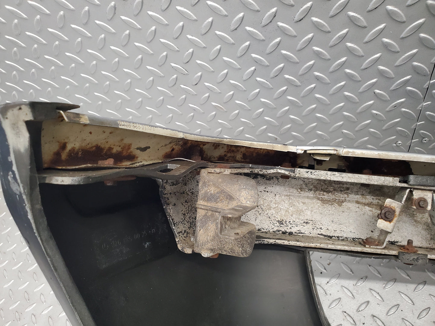 52729 Mercedes-Benz C126 500SEC Coupe Front Bumper