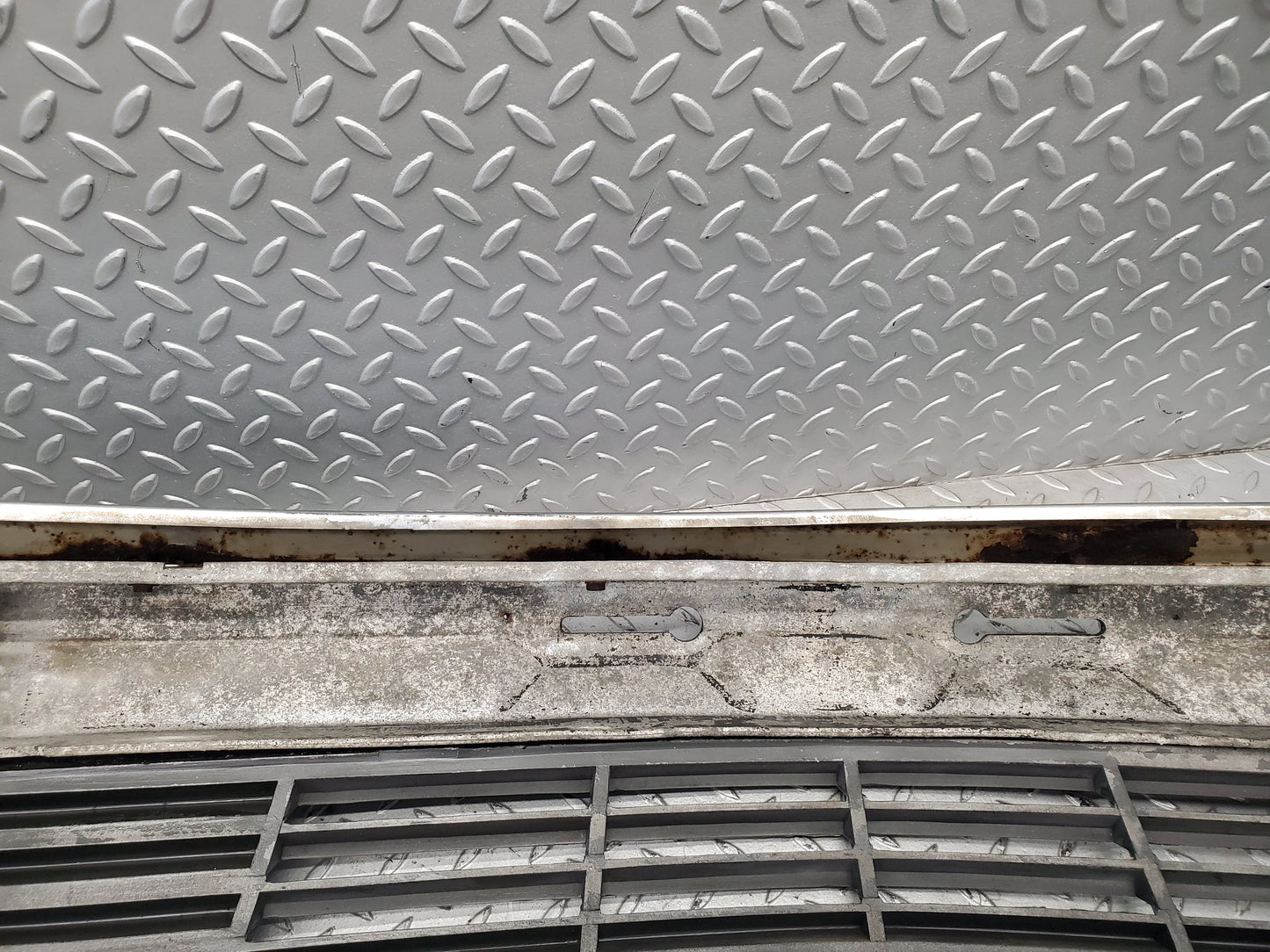 52729 Mercedes-Benz C126 500SEC Coupe Front Bumper