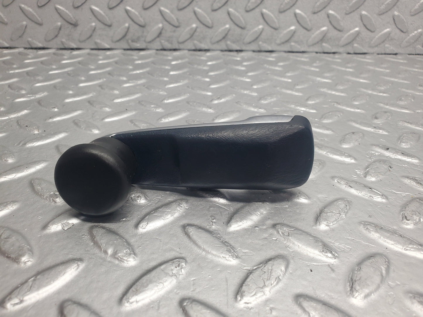 52880 Mercedes-Benz W123 230E Window Lifter Crank Handle Blue