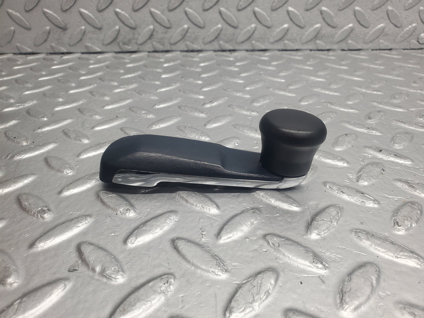 52880 Mercedes-Benz W123 230E Window Lifter Crank Handle Blue