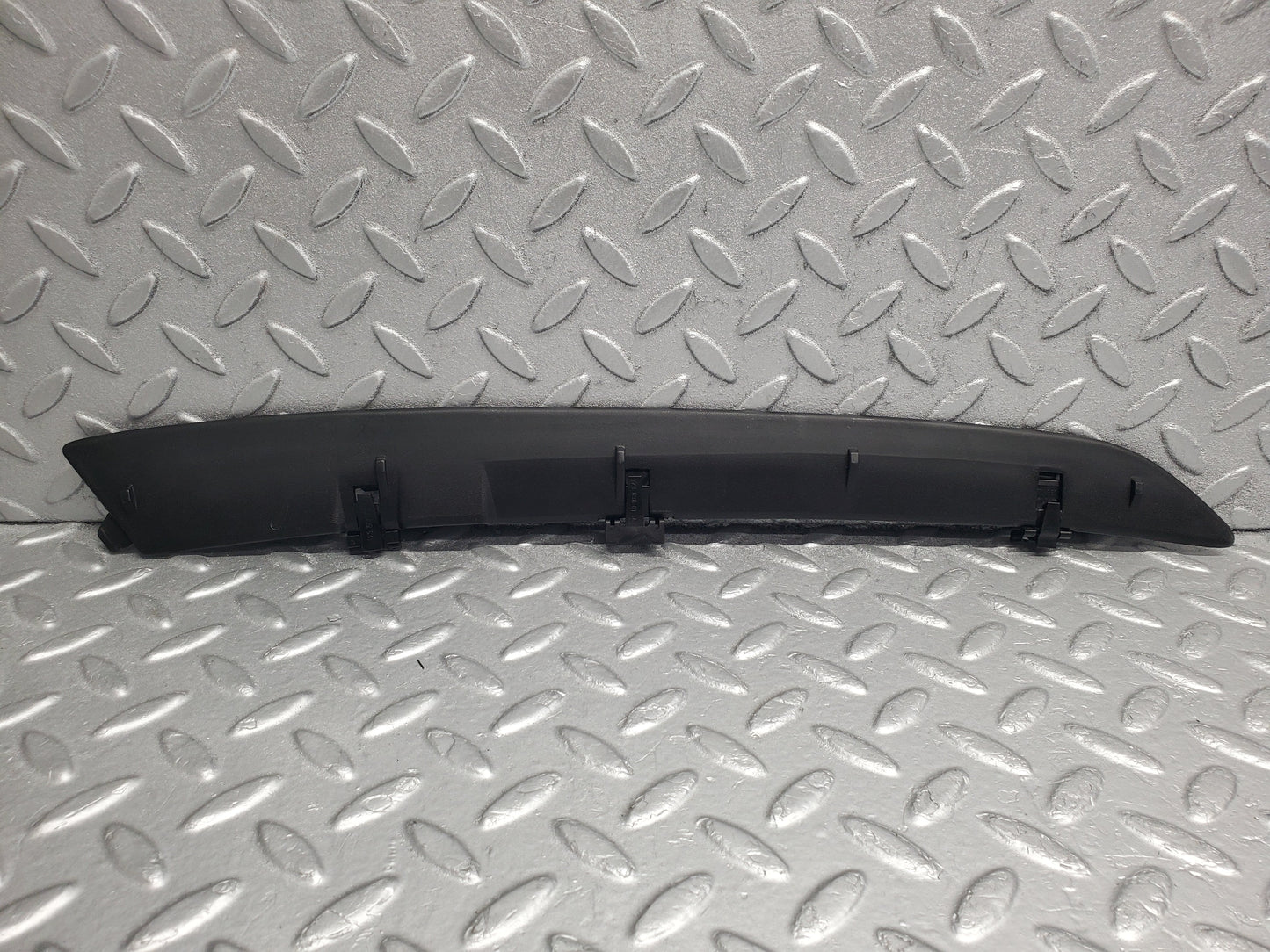53042 Mercedes-Benz W123 230E C Pillar Exterior Plastic Trim Right 1236980014 136980114 1236980214
