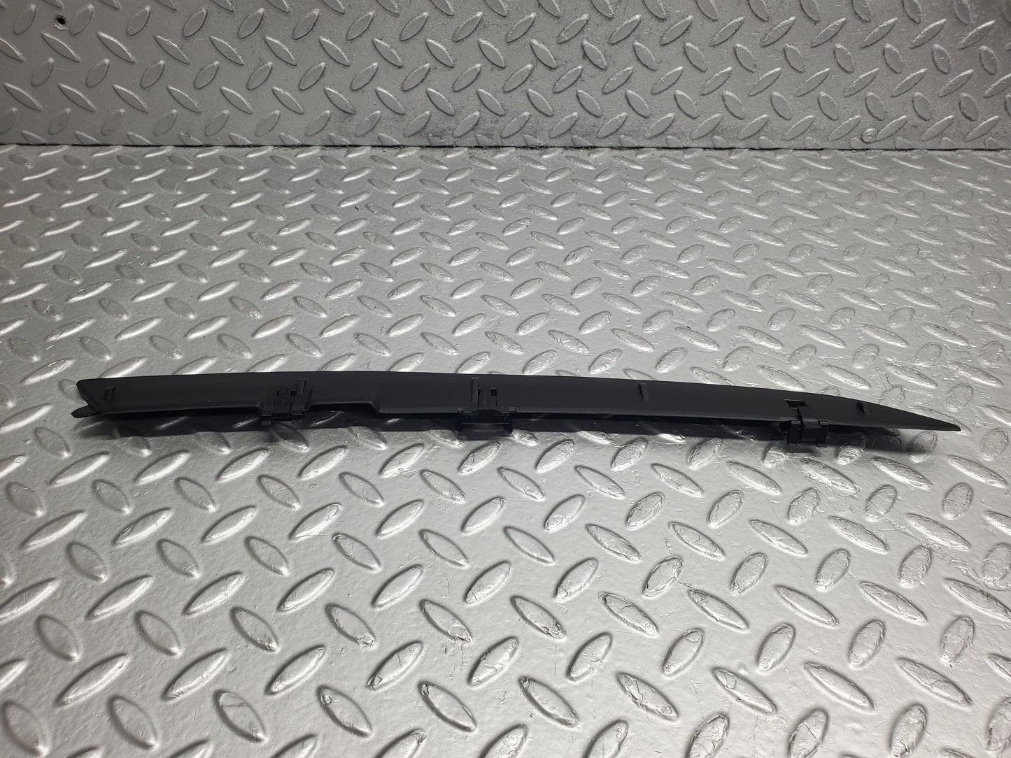 53042 Mercedes-Benz W123 230E C Pillar Exterior Plastic Trim Right 1236980014 136980114 1236980214