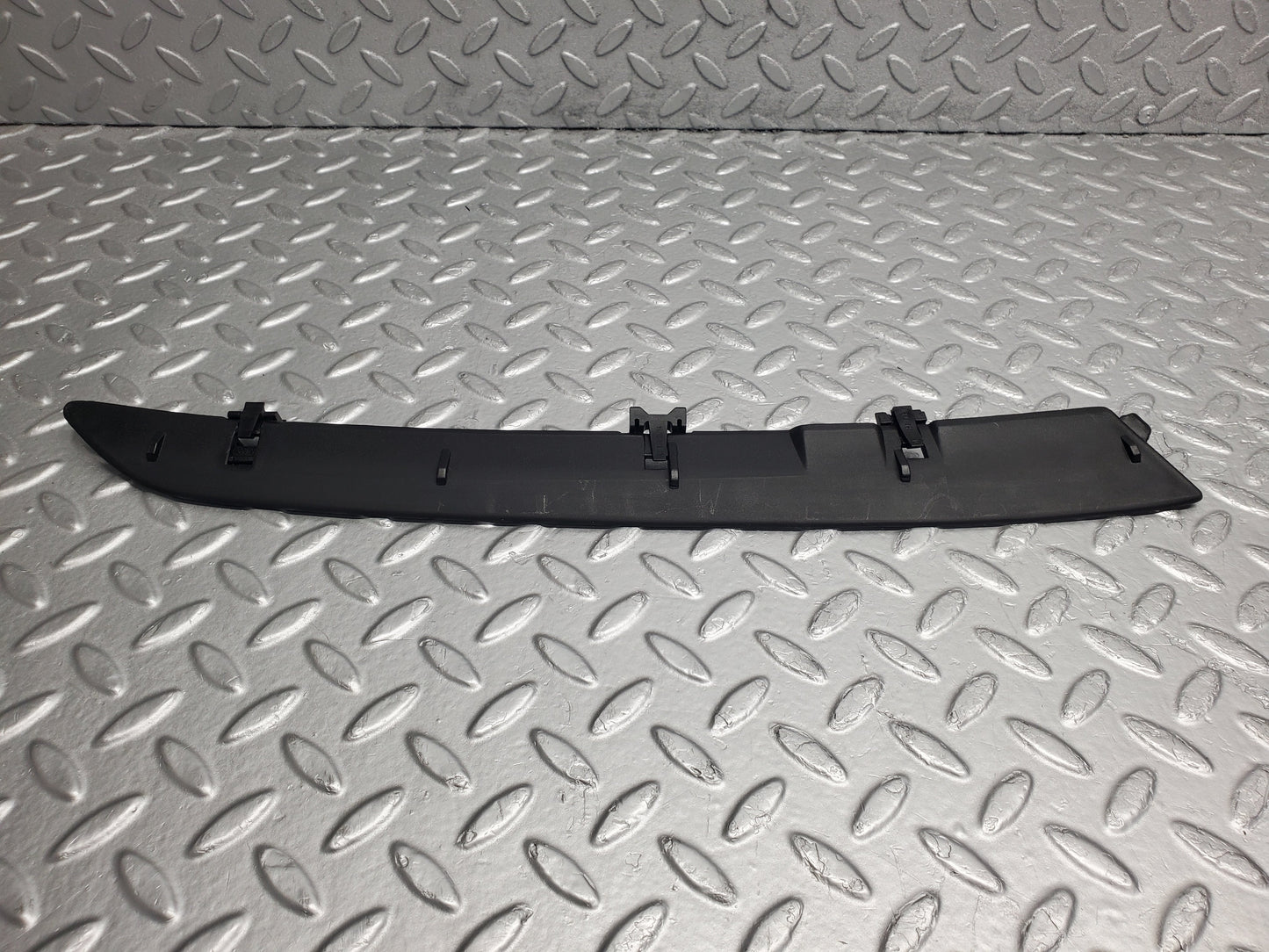 53042 Mercedes-Benz W123 230E C Pillar Exterior Plastic Trim Right 1236980014 136980114 1236980214