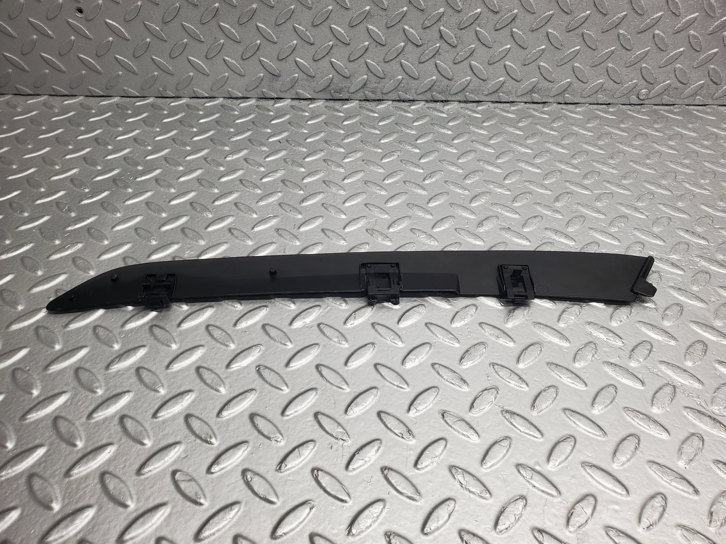 53042 Mercedes-Benz W123 230E C Pillar Exterior Plastic Trim Right 1236980014 136980114 1236980214