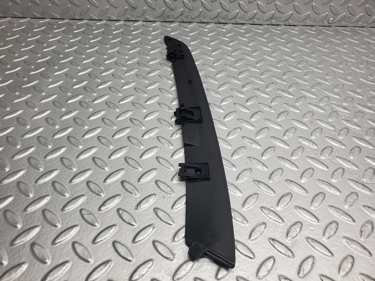 53042 Mercedes-Benz W123 230E C Pillar Exterior Plastic Trim Right 1236980014 136980114 1236980214