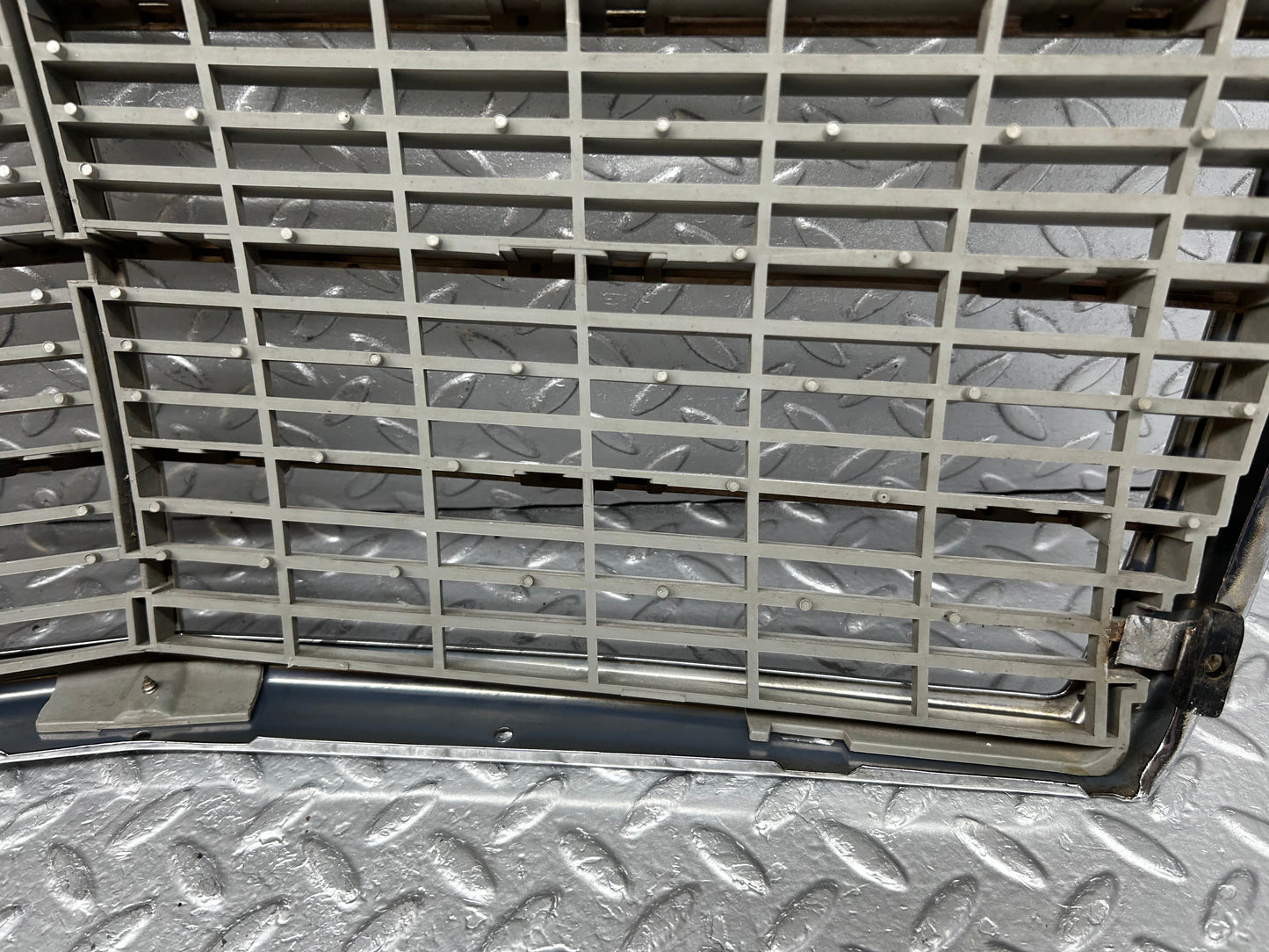 28420 Mercedes-Benz S123 240D Wagon Bonnet Grill Chrome 1238880923