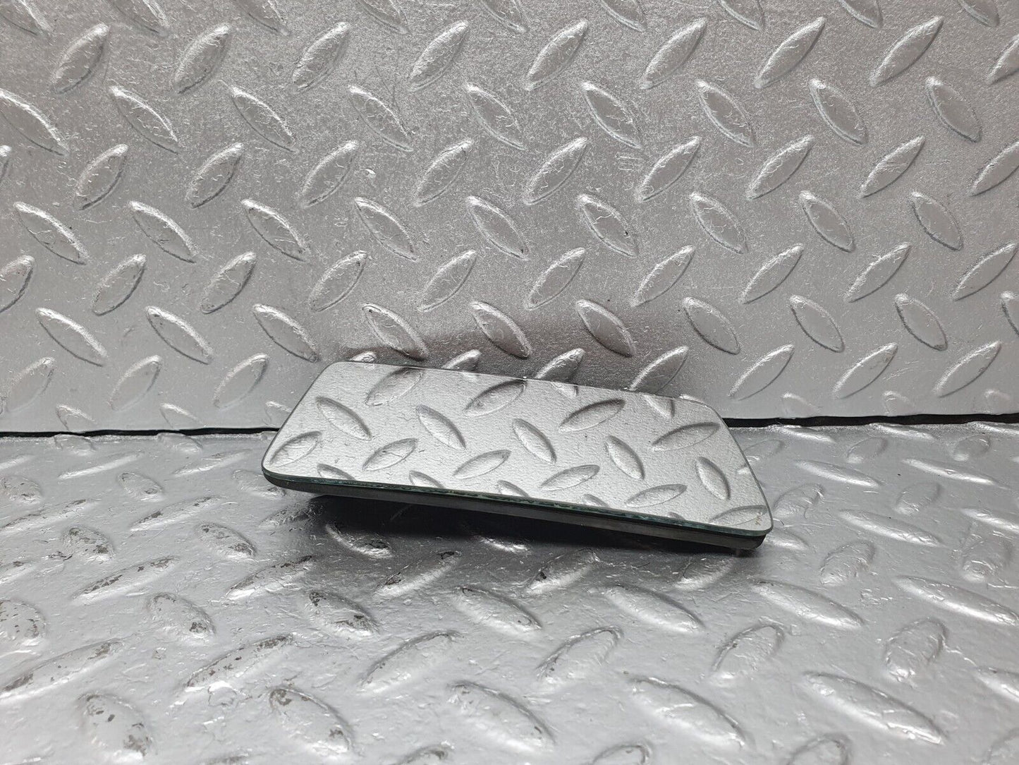 41597 Mercedes-Benz W124 200E Wing Mirror Glass Right Side 2018110622
