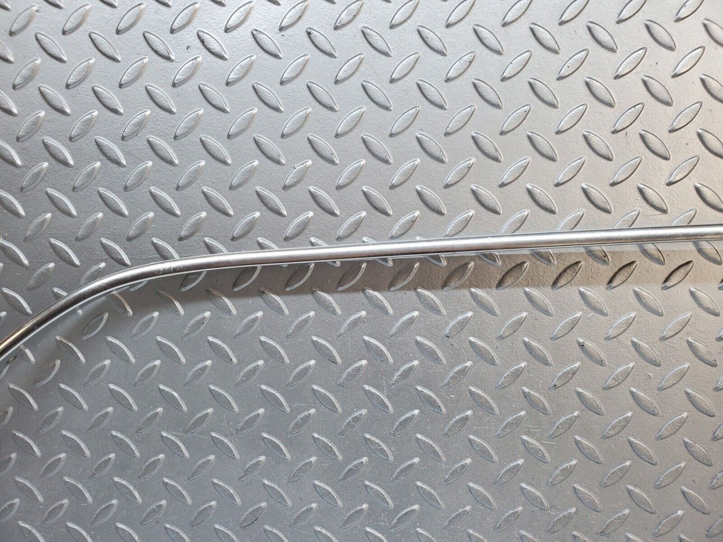 45995 Mercedes-Benz W126 420SE Roof Chrome Trim Right Side