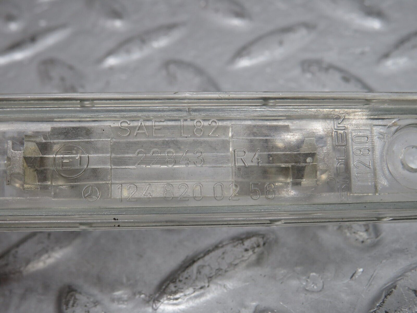 29556 Mercedes-Benz W124 230E Rear License Plate Light 1248200256
