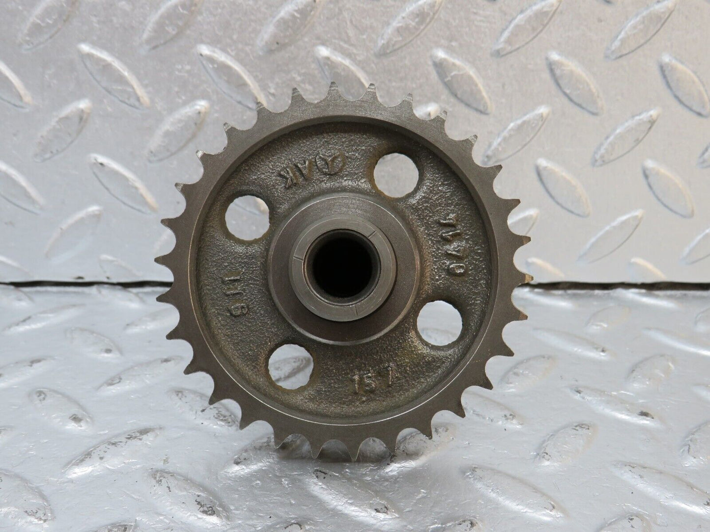 39935 Mercedes-Benz R107 350SL Camshaft Intermediate Timing Gear 1161570414