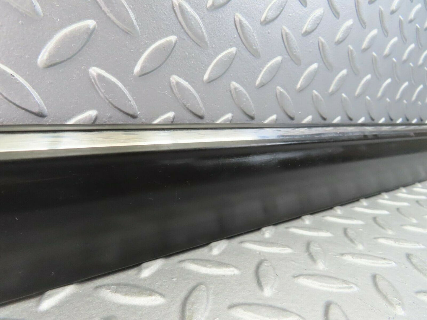 10124 Mercedes-Benz C123 230CE Coupe Left Door Lower Trim