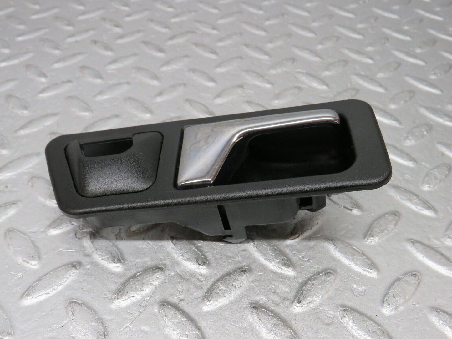 36617 Mercedes-Benz W201 190E 2.0L Right Interior Door Handle 2017660264