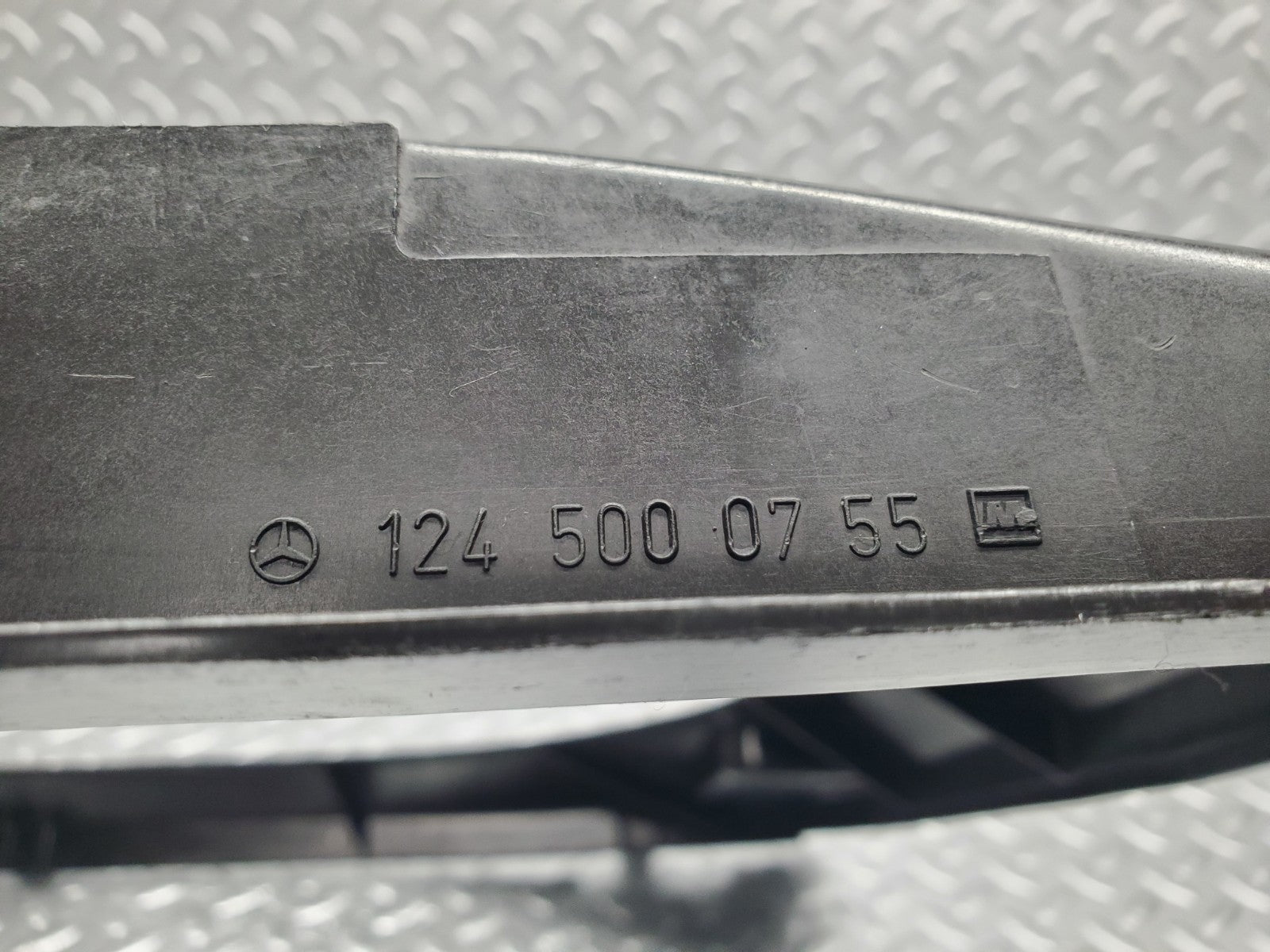 46928906