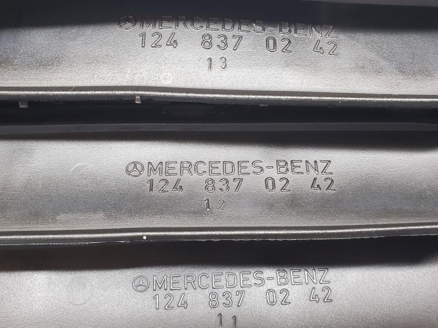 44734 Mercedes-Benz W124 220E Rear Air Intake Vent Right 1248370230 1248370242