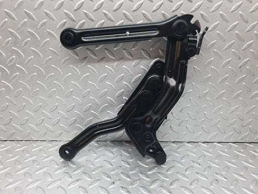 43510 Mercedes-Benz C126 380SEC Coupe Bonnet Hinge Left Side