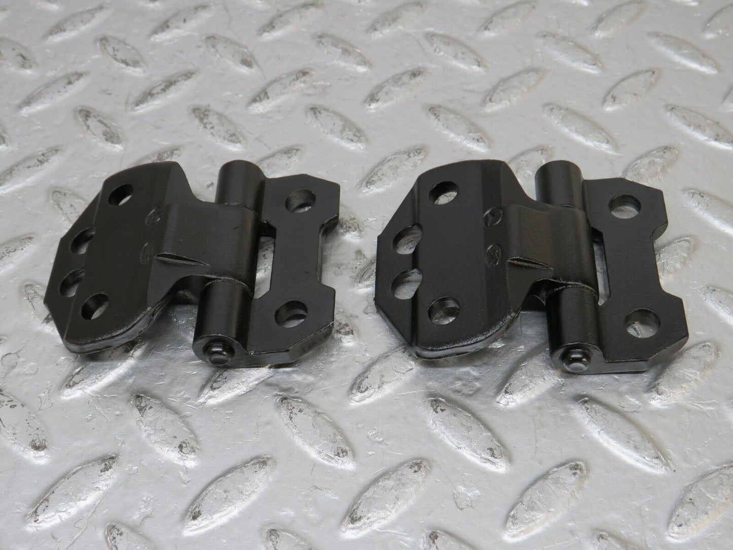 33895 Mercedes-Benz W124 260E Door Hinge Right Side