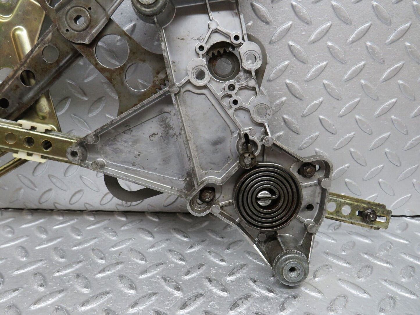 37122 Mercedes-Benz C126 420SEC Coupe Rear Right Window Regulator Mechanism