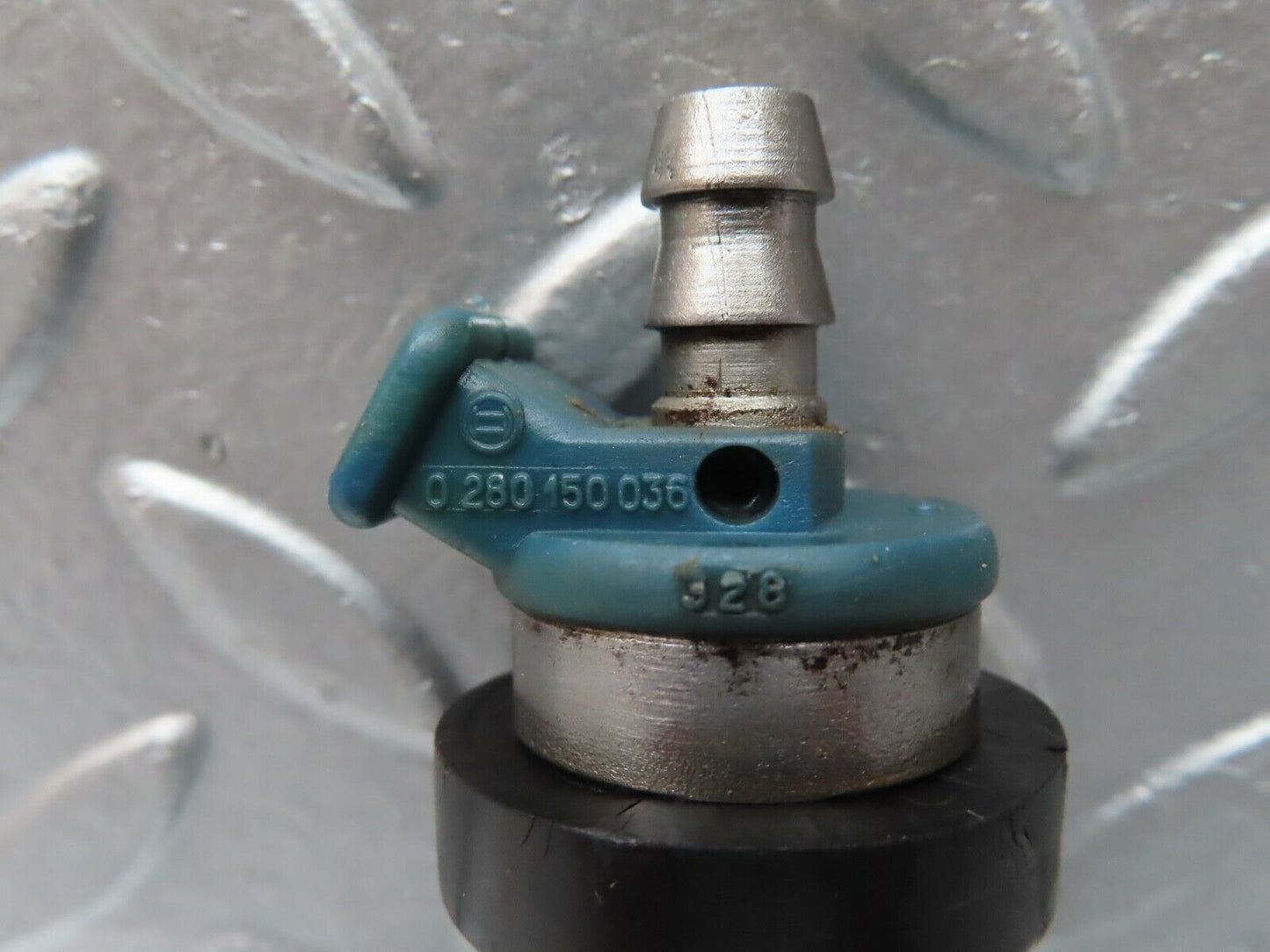 20687 Mercedes-Benz R107 450SL Coupe Fuel Injector Bosch 0280150036