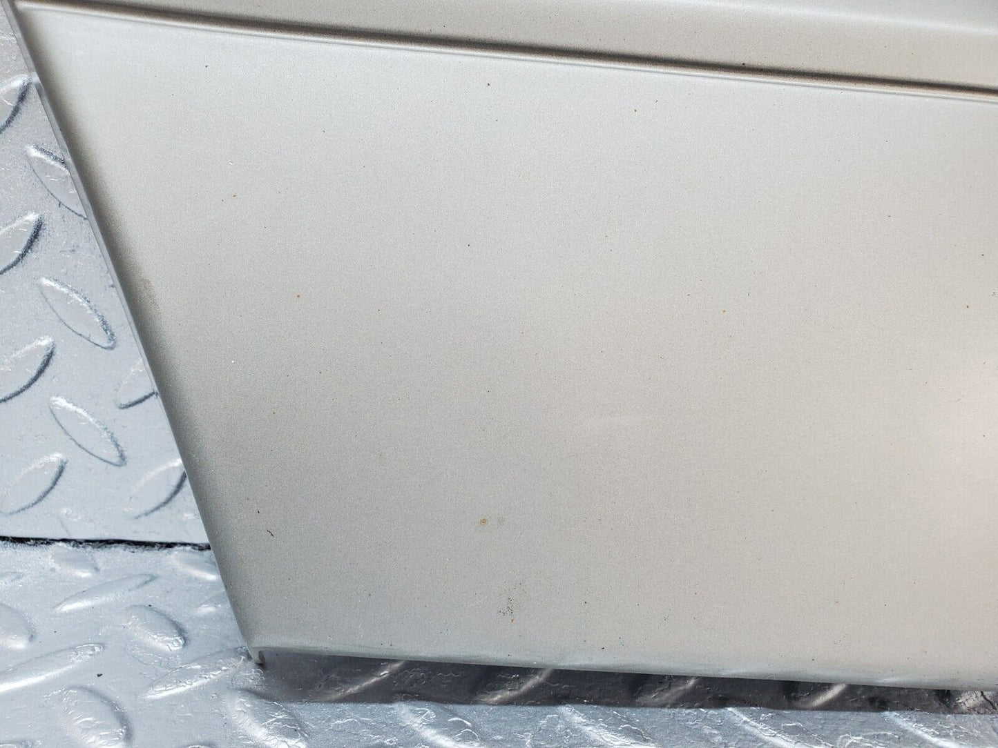 45703 Mercedes-Benz W126 420SE Front Left Fender Wing Moulding Trim 1266903540