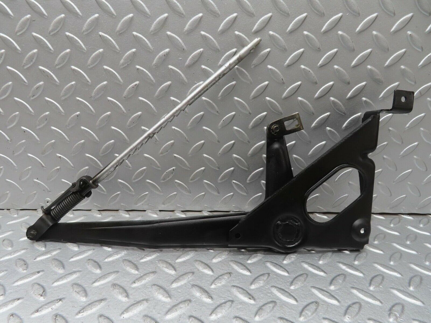 13546 Mercedes-Benz W123 200 Handbrake Regulator