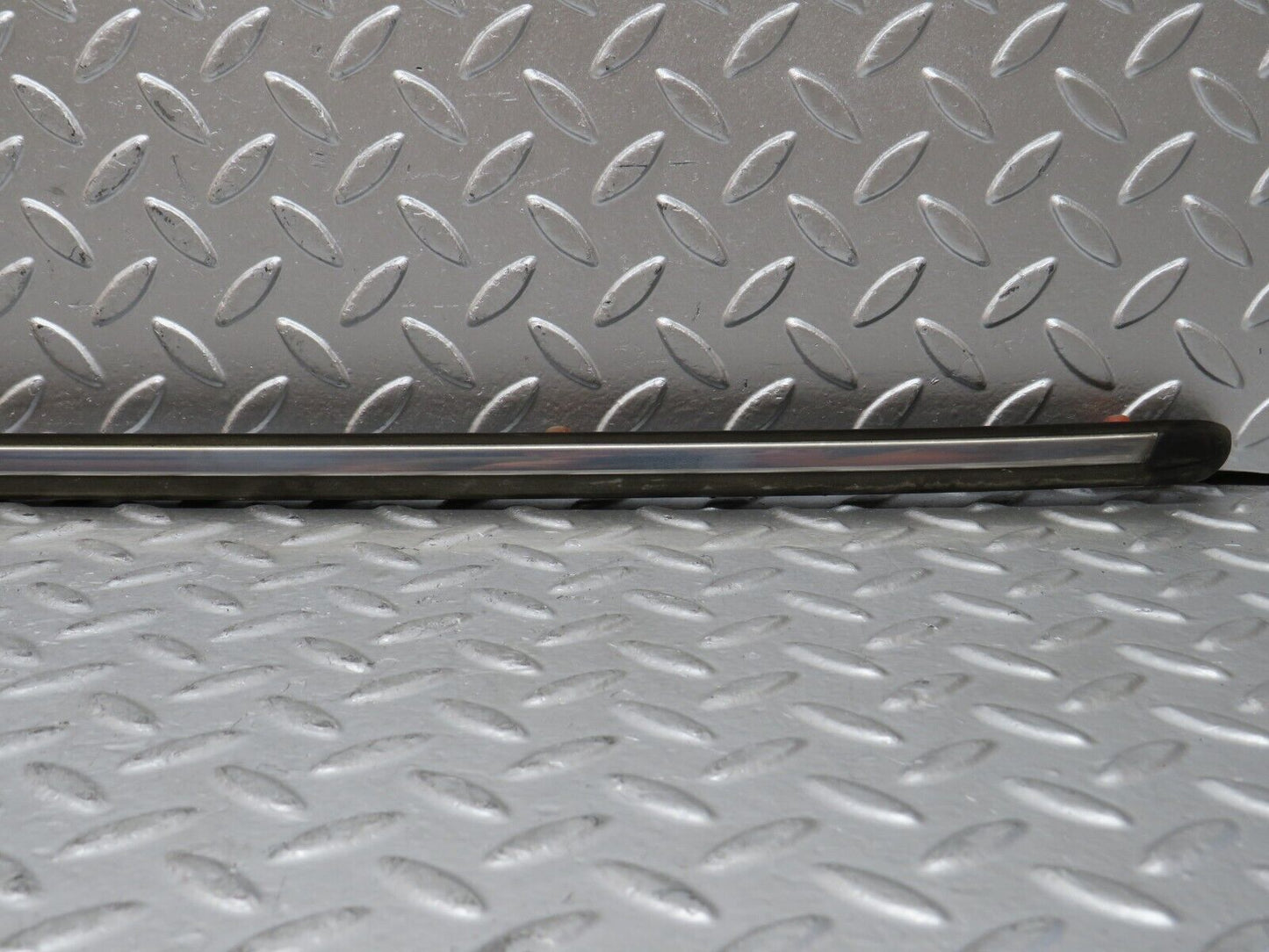 28233 Mercedes-Benz S123 240D Wagon Front Right Fender Wing Centre Moulding Trim