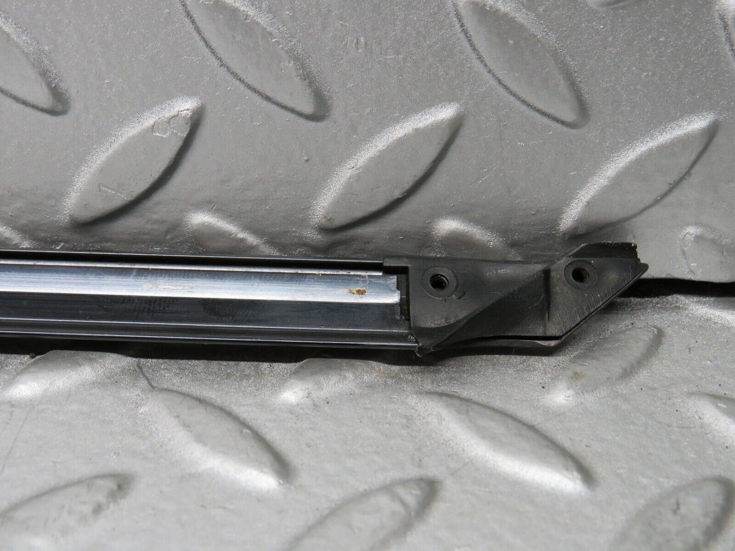 37890 Mercedes-Benz A124 320E Cabriolet Right Door Moulding Trim