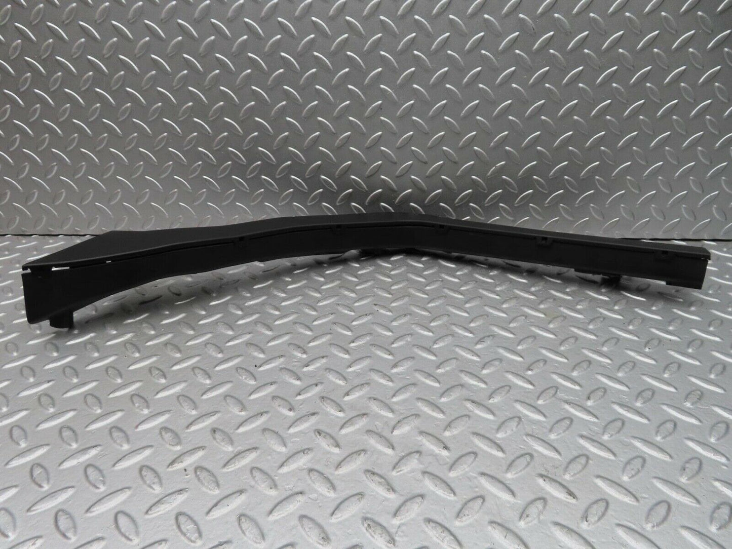 14876 Mercedes-Benz W140 S320 Engine Bay Cable Channel 1405461564 1405401418