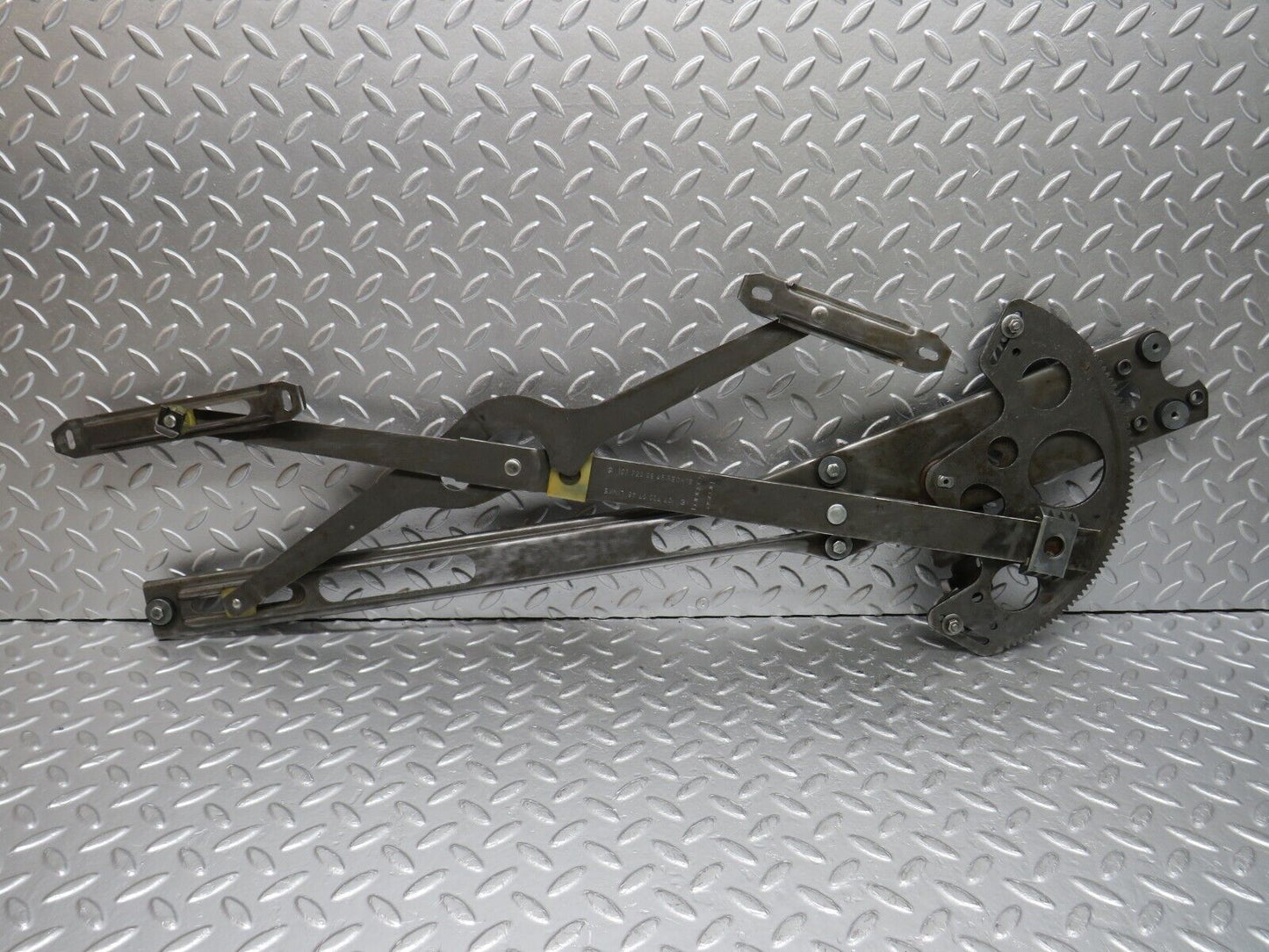 33199 Mercedes-Benz C107 R107 Front Right Power Window Regulator 1077200846