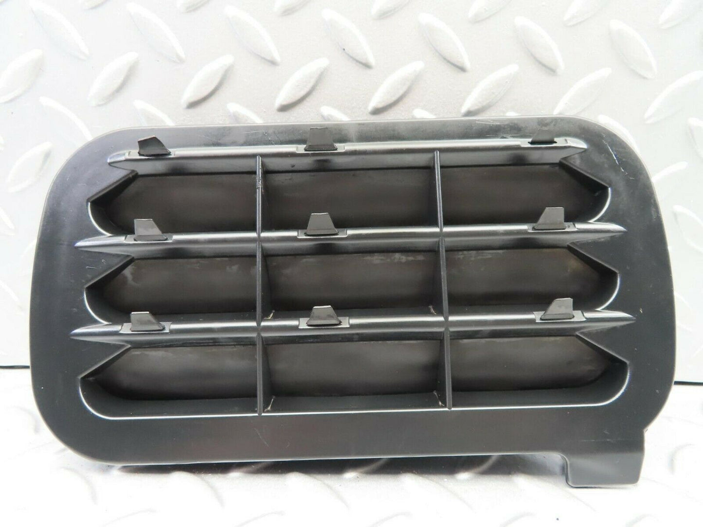 6743 Mercedes-Benz S124 E220 Wagon Rear Air Intake Vent 1248370230