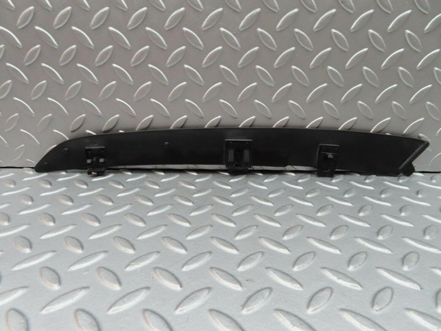 5753 Mercedes-Benz W123 200 Rear Right Plastic Moulding Trim For C Pillar