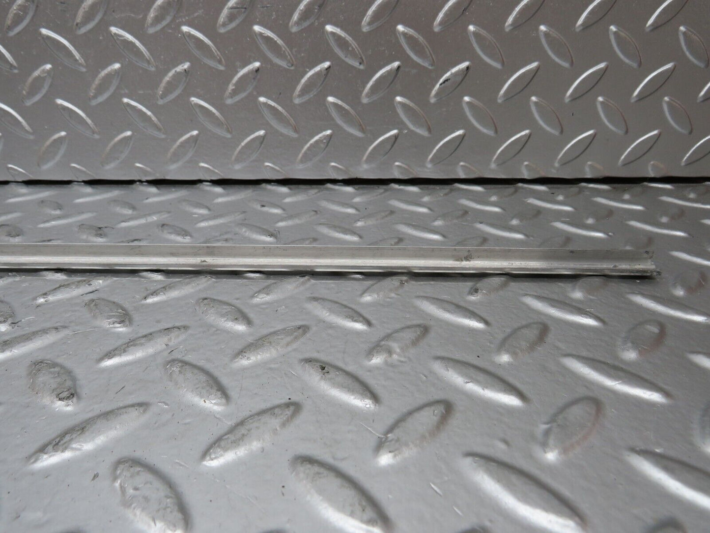 26360 Mercedes-Benz W116 450SE Sunroof Chrome Trim