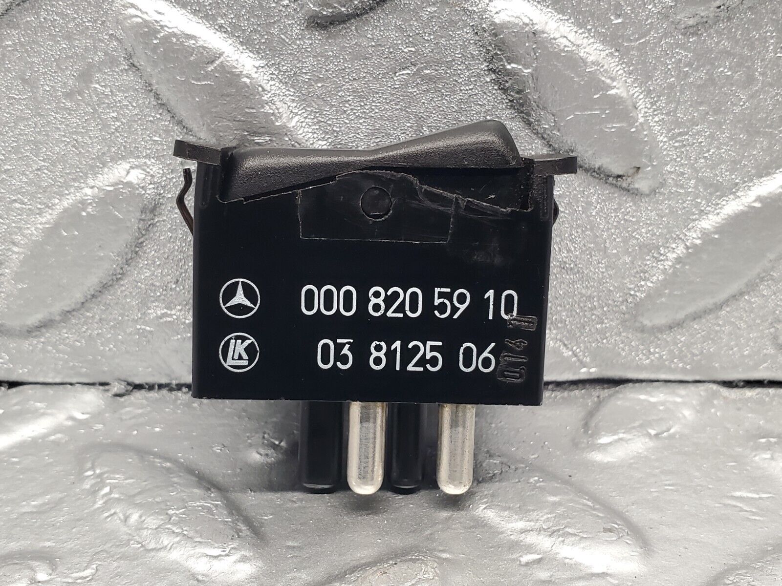 44052092