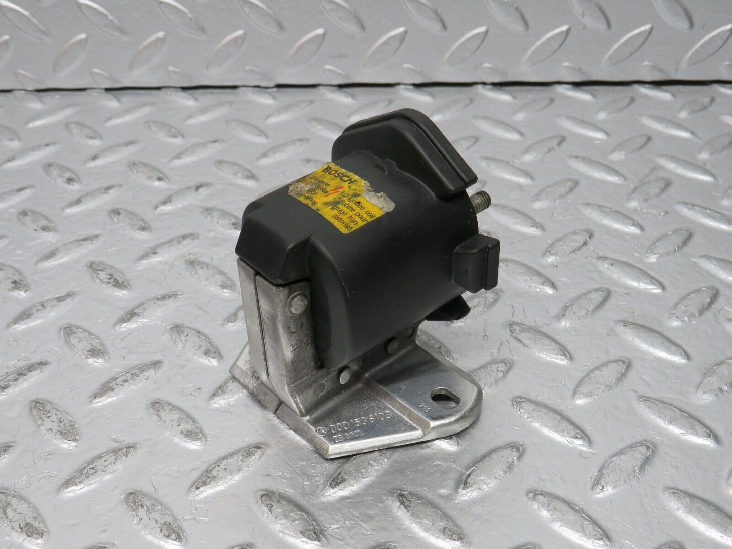 31611 Mercedes-Benz W201 190LE 1.8L Ignition Coil Bosch 0001586103 0221502429