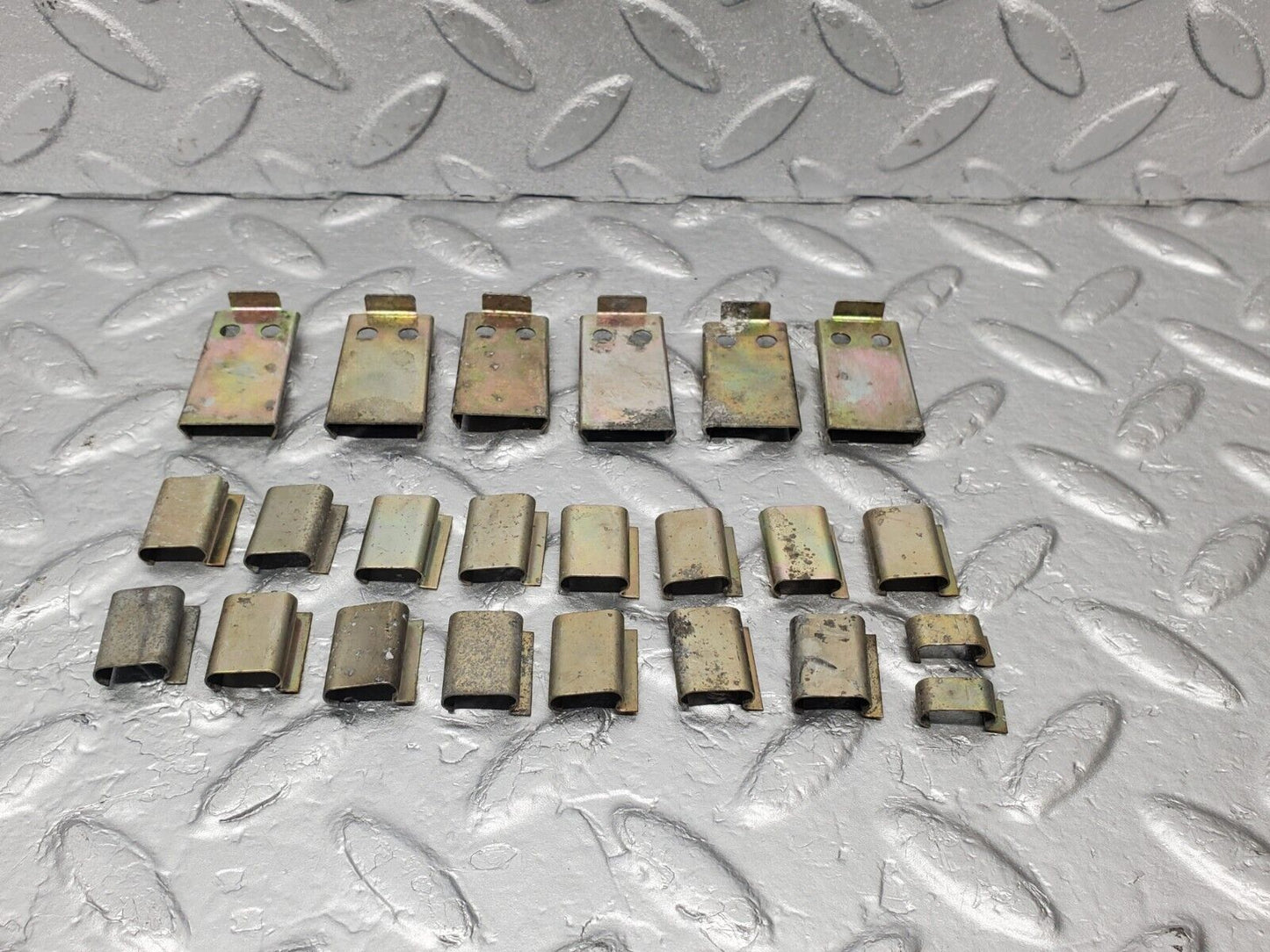 46080 Mercedes-Benz S123 200T Wagon Heater Box Blower Housing Clips