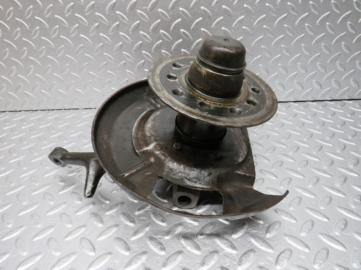 0848 Mercedes-Benz C107 350SLC Coupe Wheel Hub Front Right