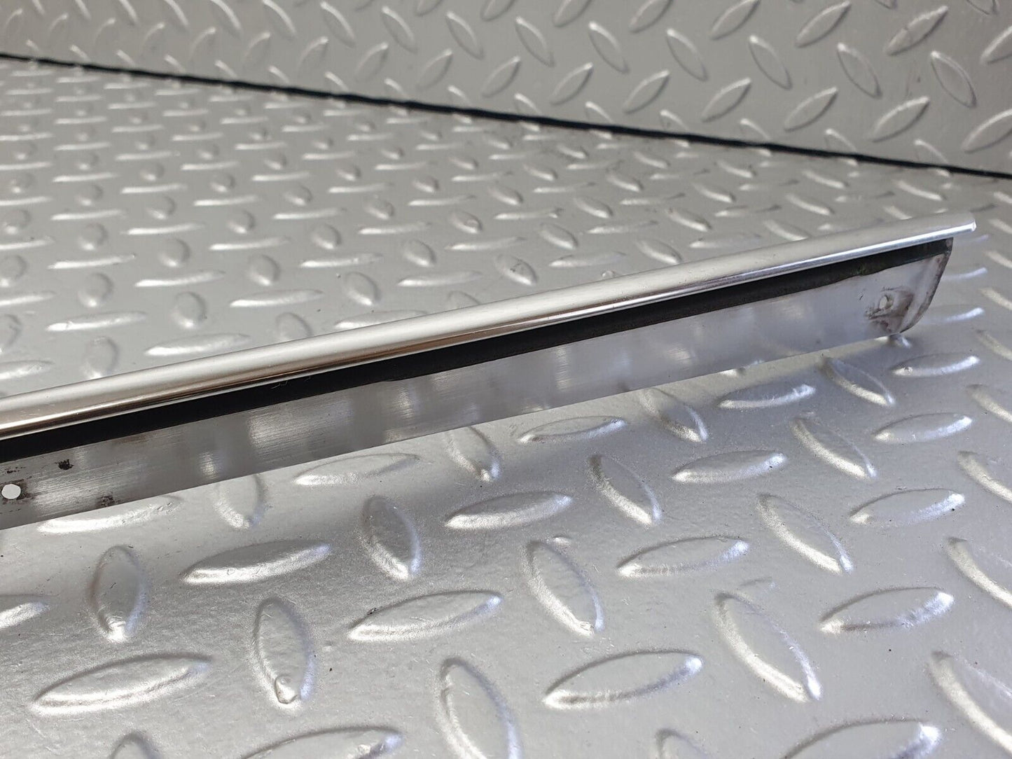 41261 Mercedes-Benz W126 300SE Roof Chrome Trim Right Side