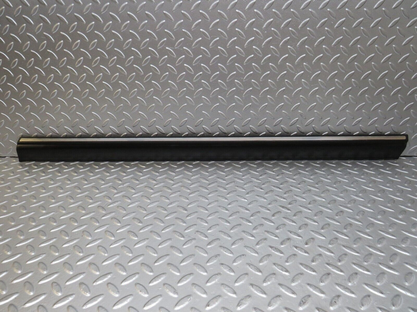26790 Mercedes-Benz W123 240D Front Left Door Lower Trim