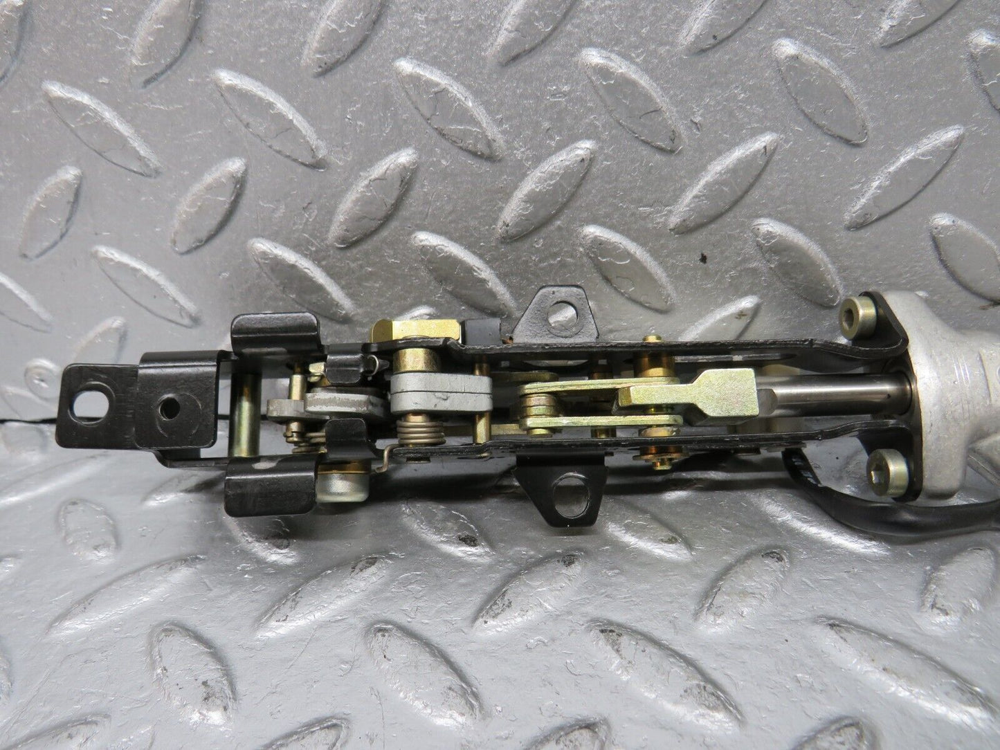 39618 Mercedes-Benz R129 320SL Coupe Soft Top Lock Latch Left 1298000774 1298001672