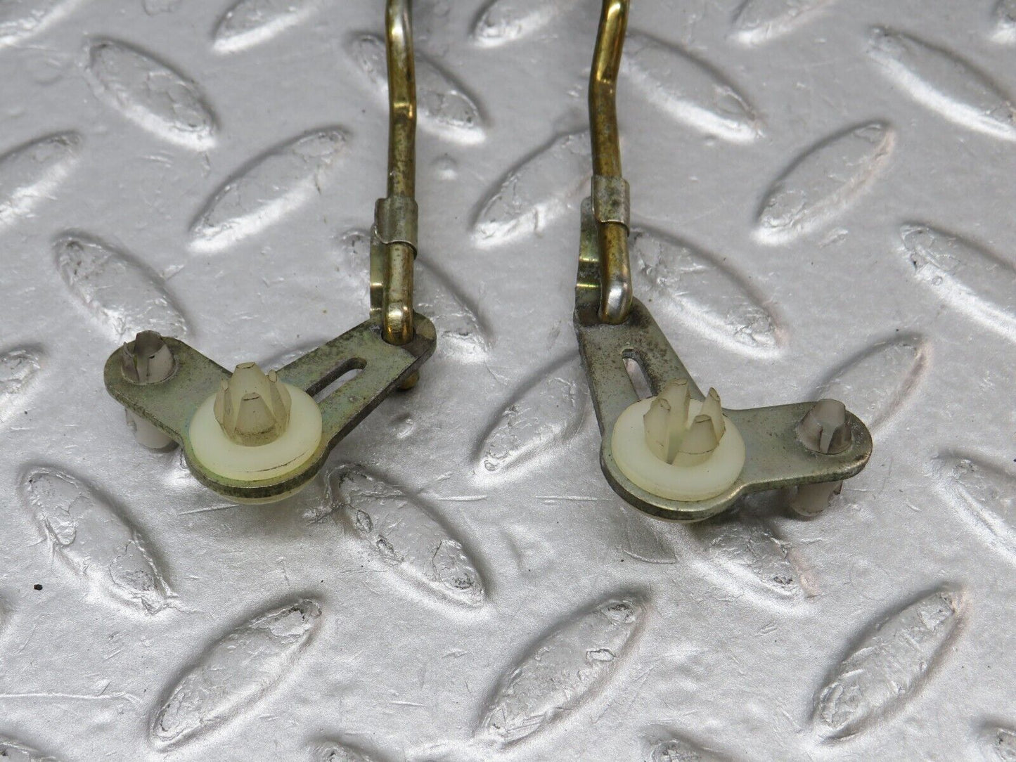36210 Mercedes-Benz W126 420SE Rear Door Lock Knob Pair