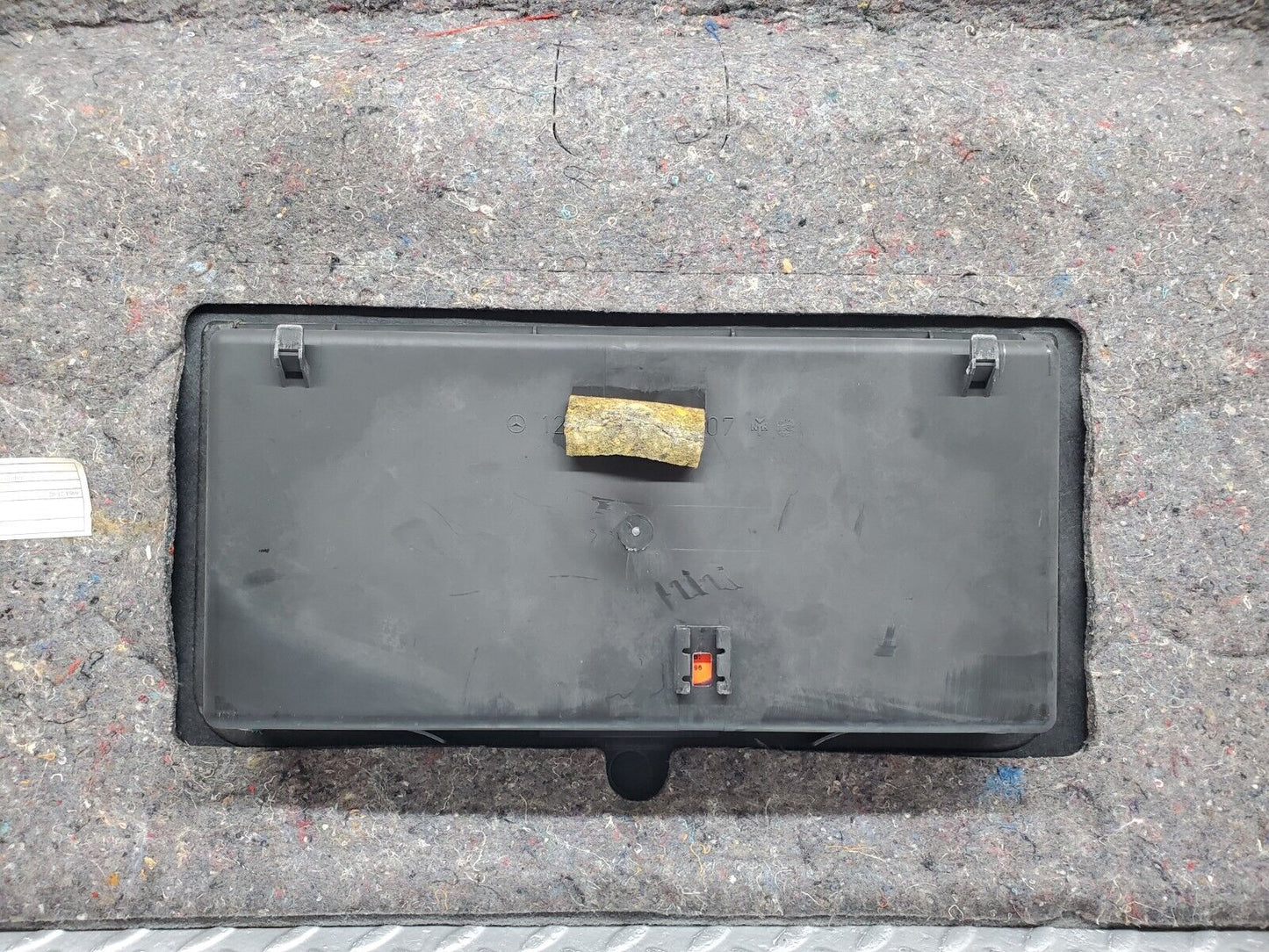44696 Mercedes-Benz W124 220E Parcel Shelf With Speakers Grey 1246900249