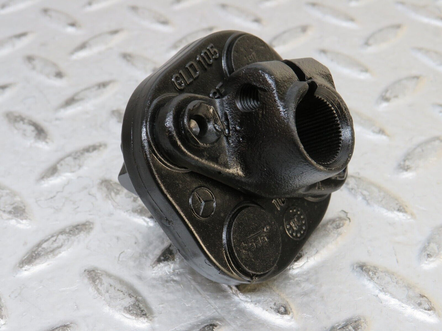 27689 Mercedes-Benz S124 300TE Steering Col. Lower Shaft Connector 1264620146